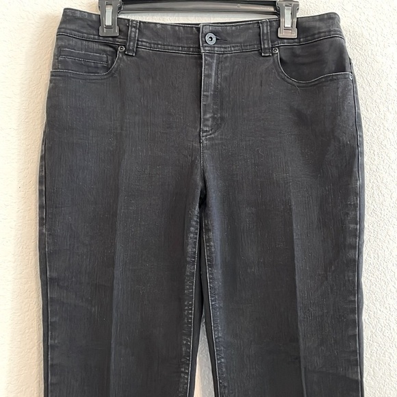 Chico's Women's Denim Jeans Size Medium Black Stretch Cropped Contemporary - Picture 4 of 15